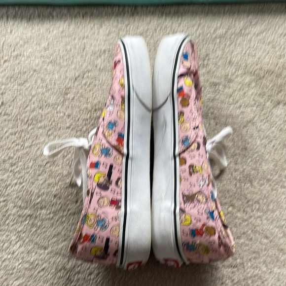 Vans Peanuts 2017 sneakers! RARE! Women’s size 7 in excellent used condition. - Picture 5 of 8